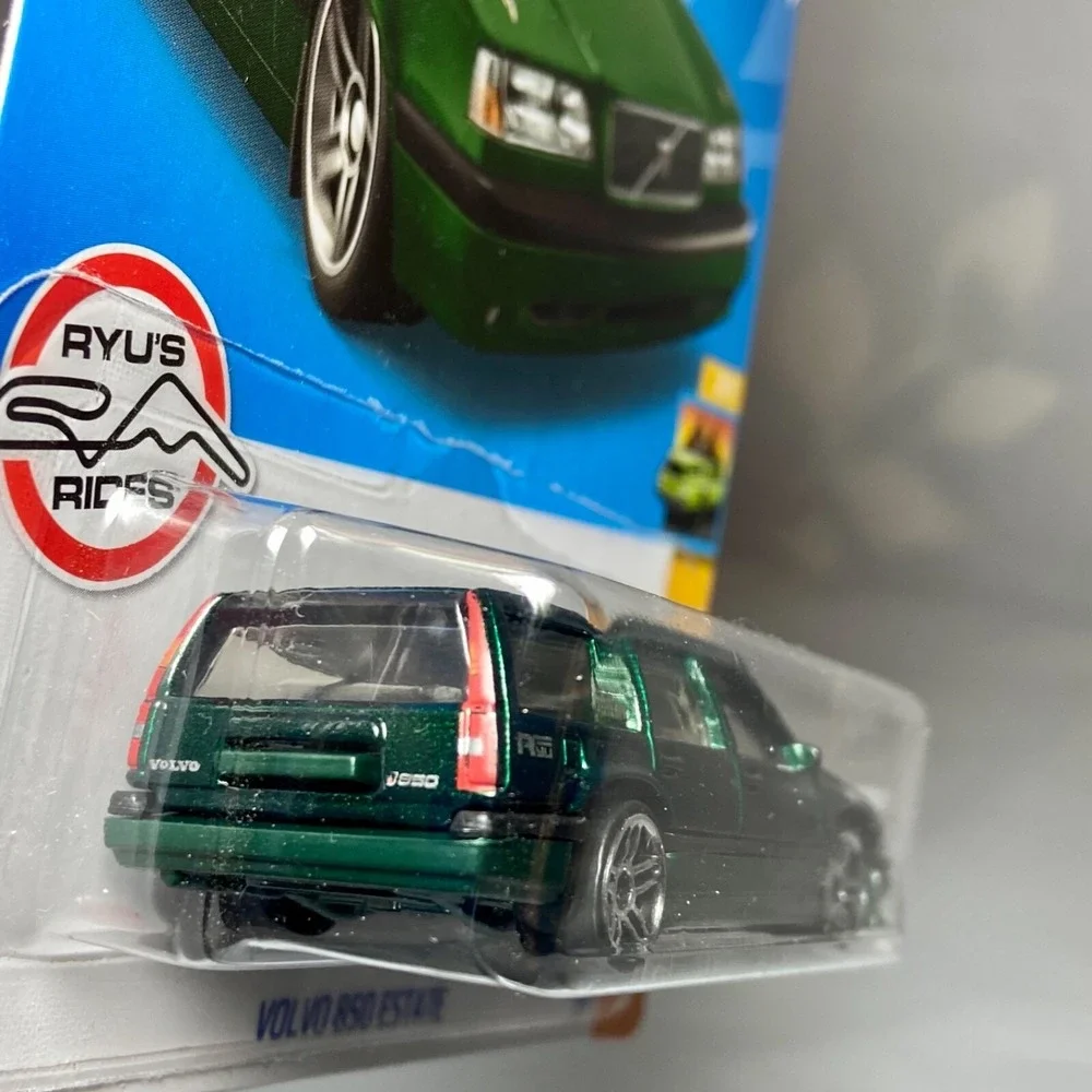 Hot Wheels Volvo 850 Estate 140/250 HW Wagons 2/5 Green 1:64 Die-cast‎ NIP 2022